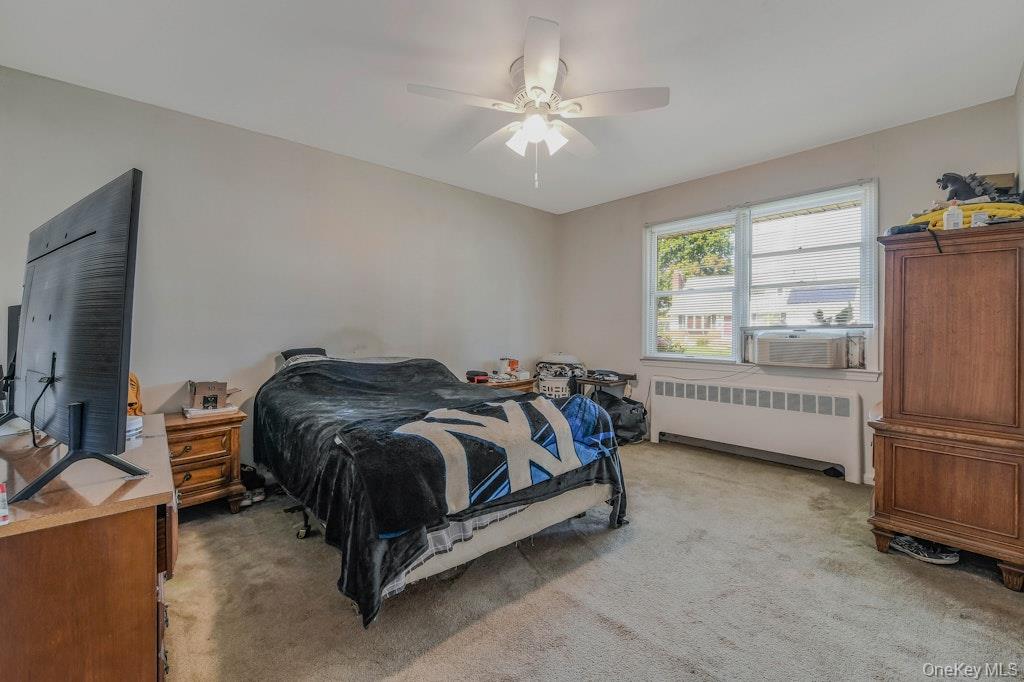 170 Wickfield Lane, North Babylon, NY 11703