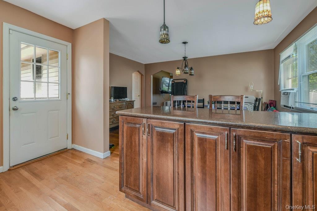 170 Wickfield Lane, North Babylon, NY 11703