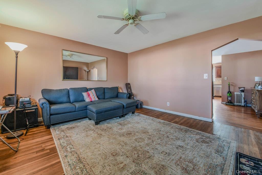 170 Wickfield Lane, North Babylon, NY 11703