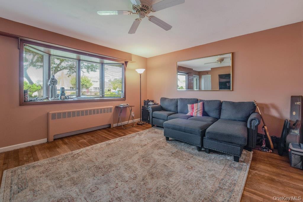 170 Wickfield Lane, North Babylon, NY 11703