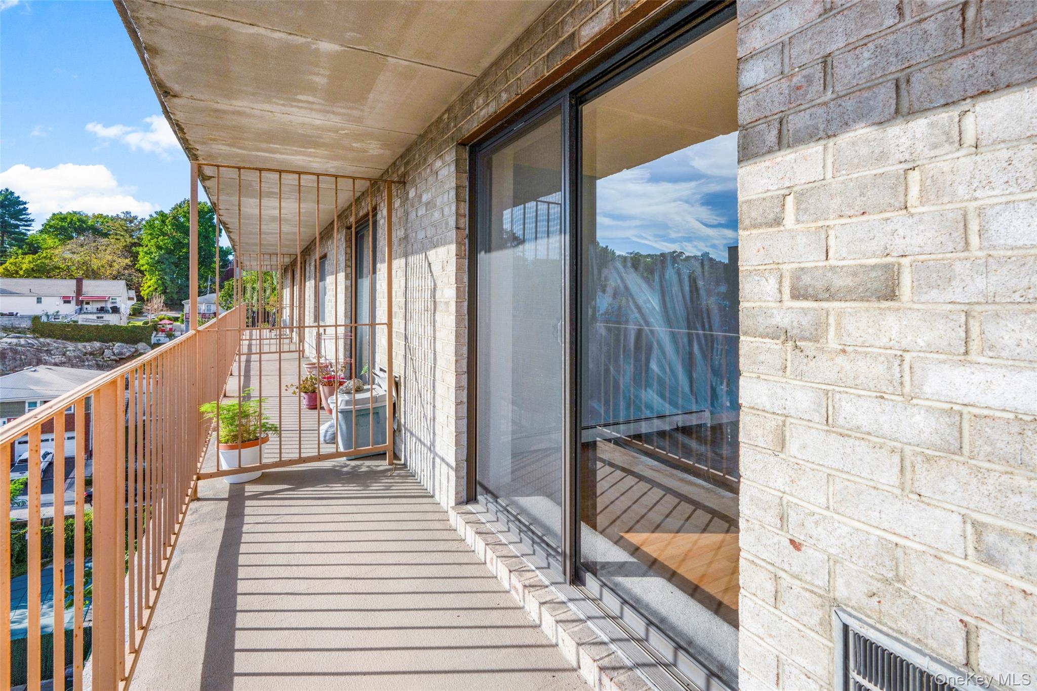 687 Bronx River Road # 7C, Yonkers, NY 10704