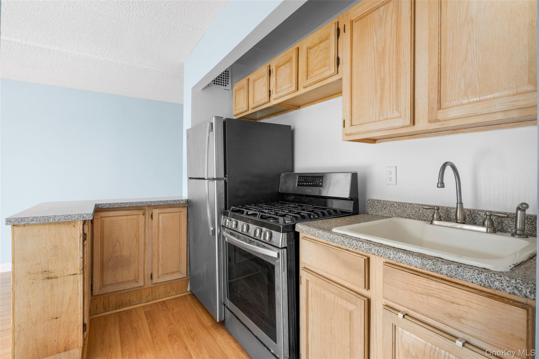 687 Bronx River Road # 7C, Yonkers, NY 10704