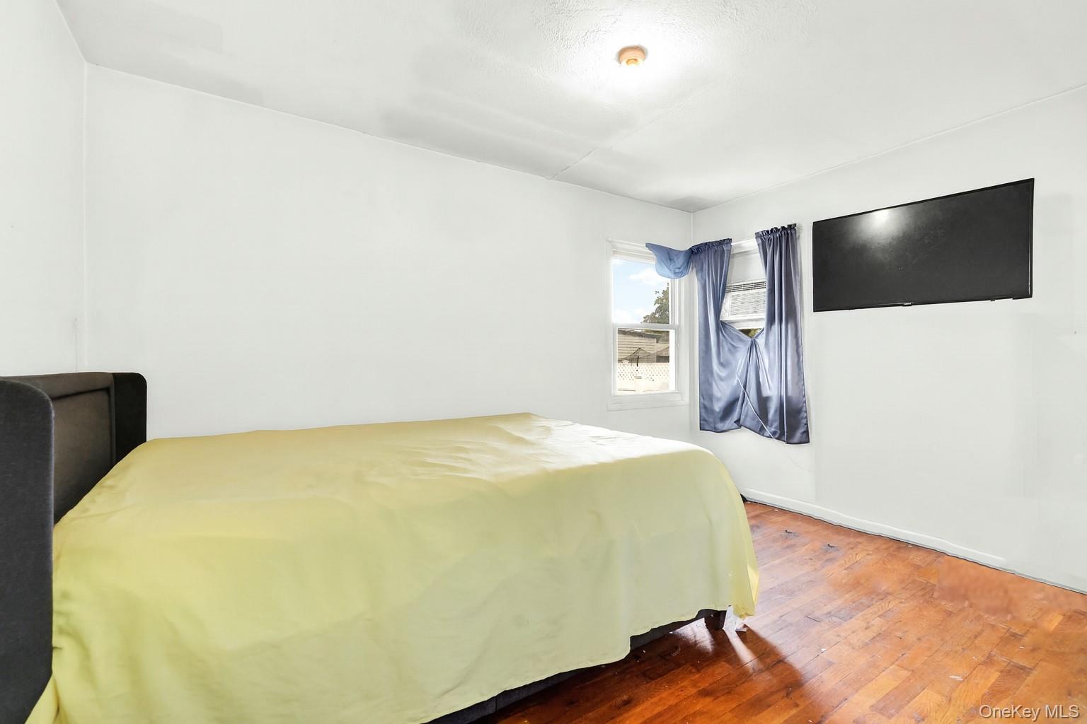 293 Pennsylvania Avenue, Roosevelt, NY 11575