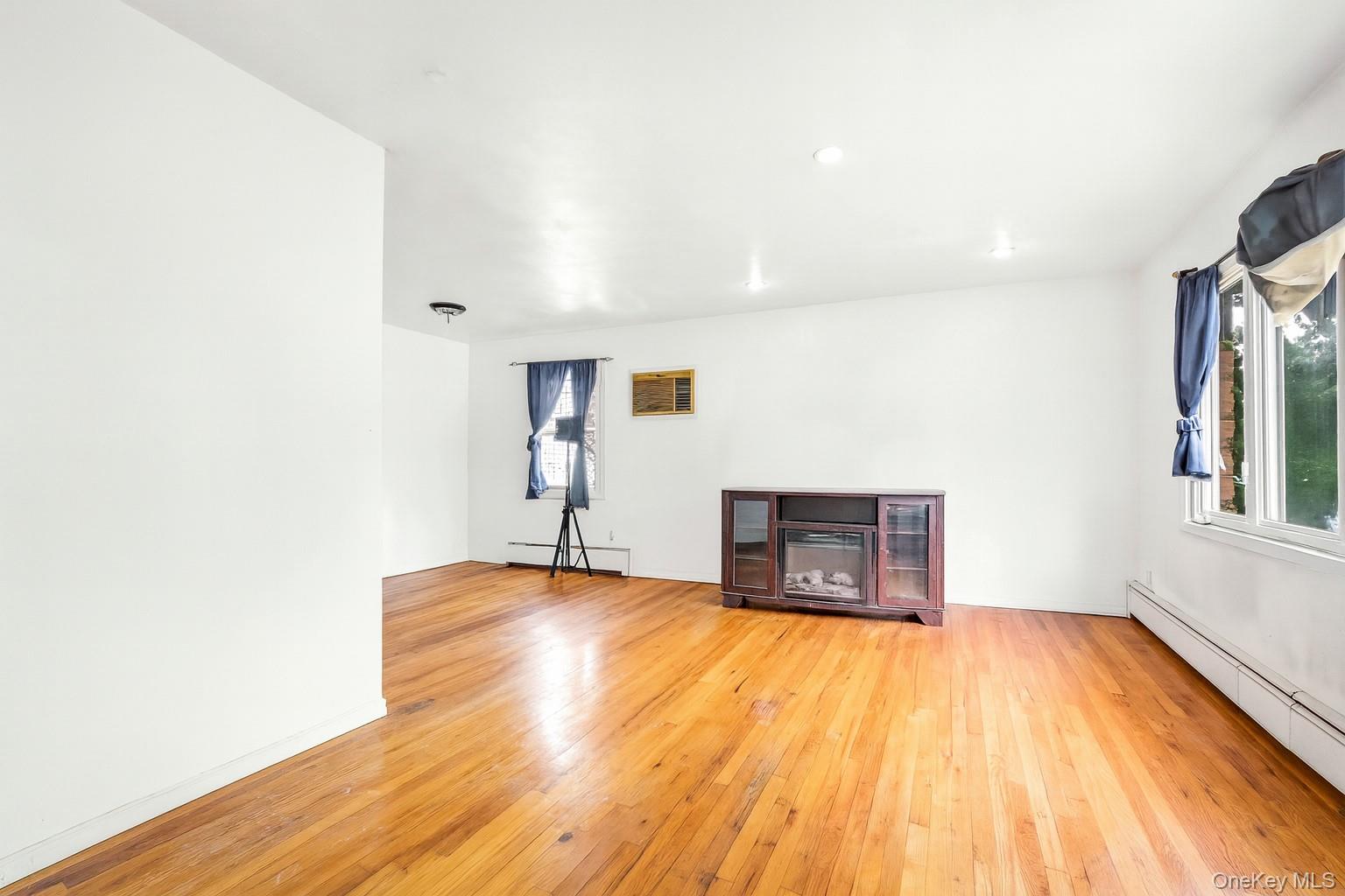 293 Pennsylvania Avenue, Roosevelt, NY 11575