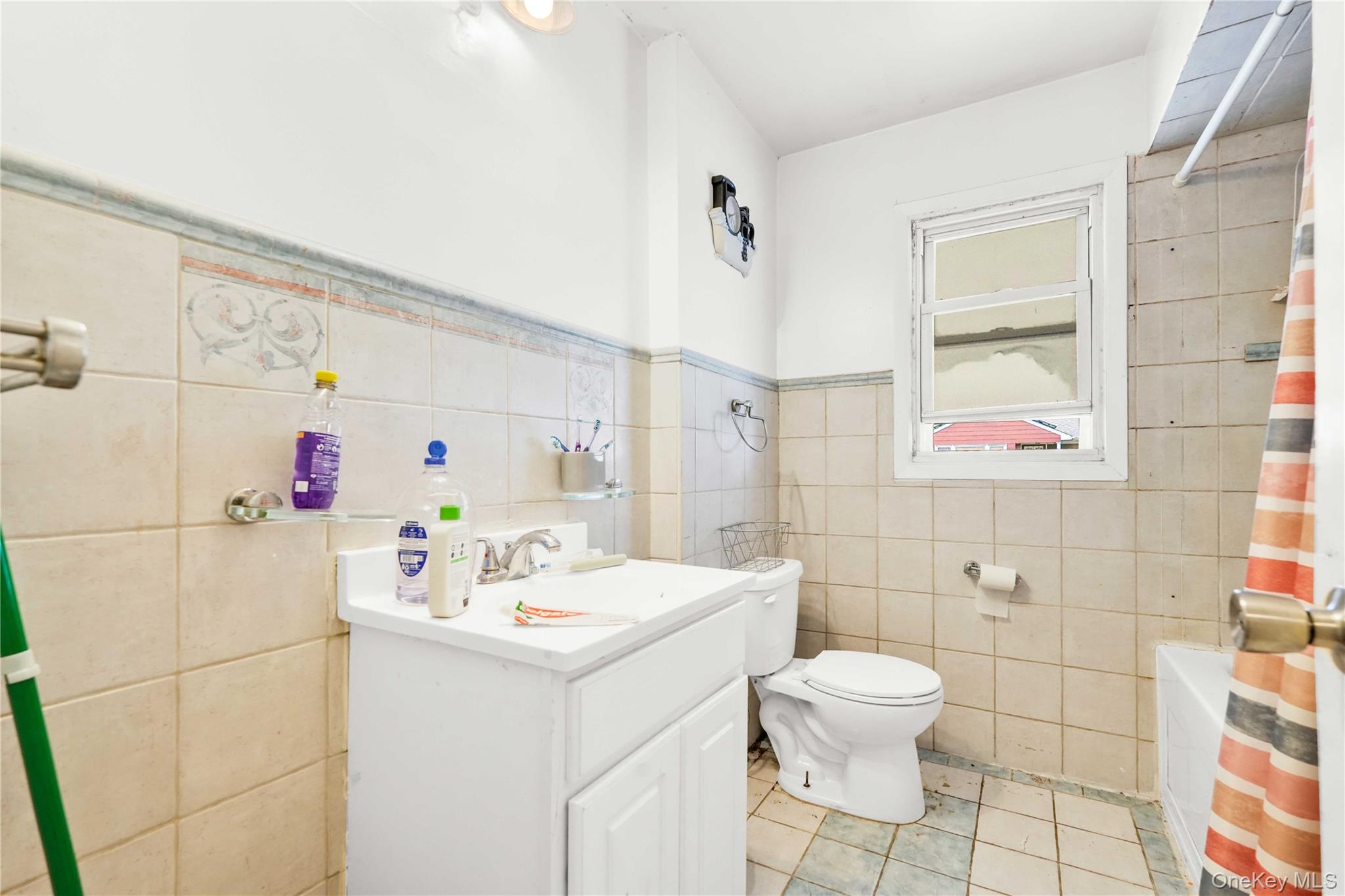 293 Pennsylvania Avenue, Roosevelt, NY 11575