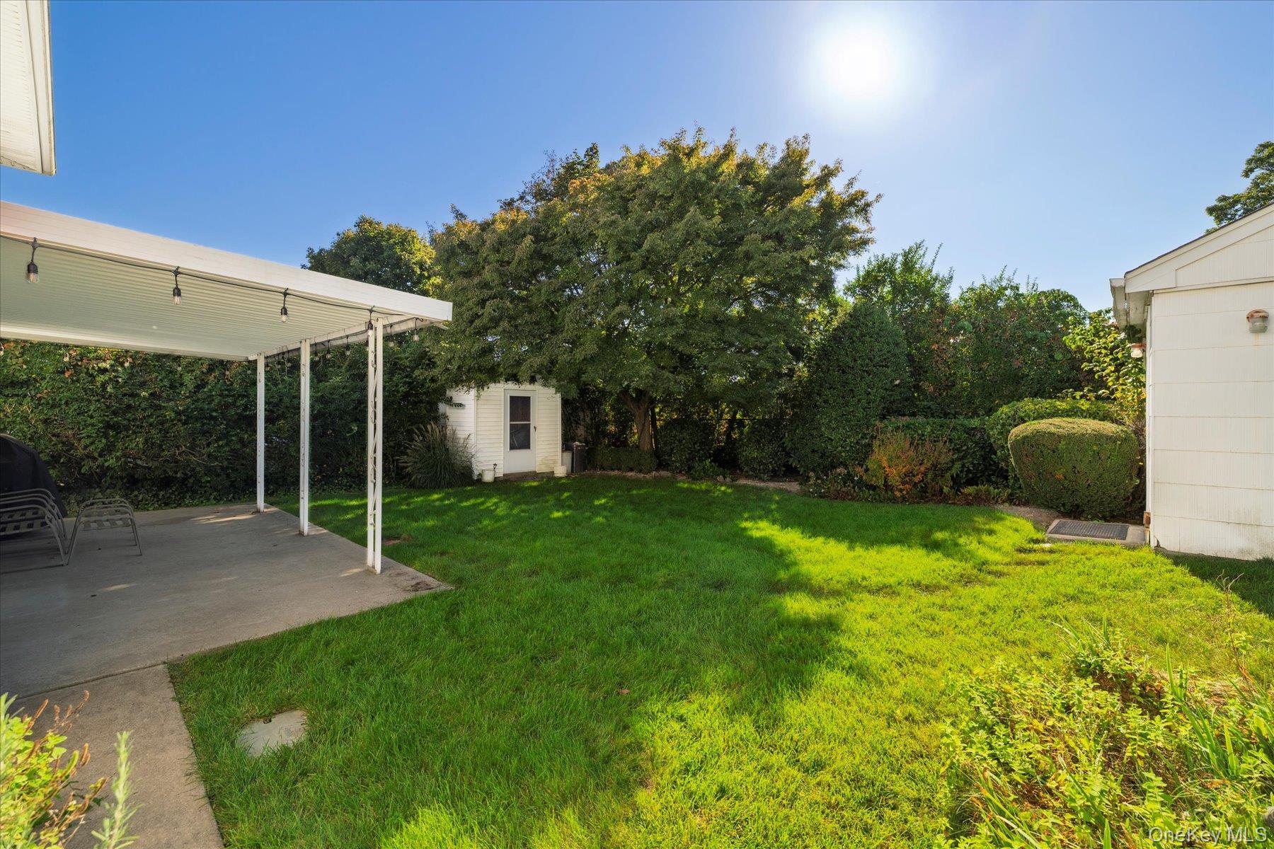 33 Starks Place, Lynbrook, NY 11563