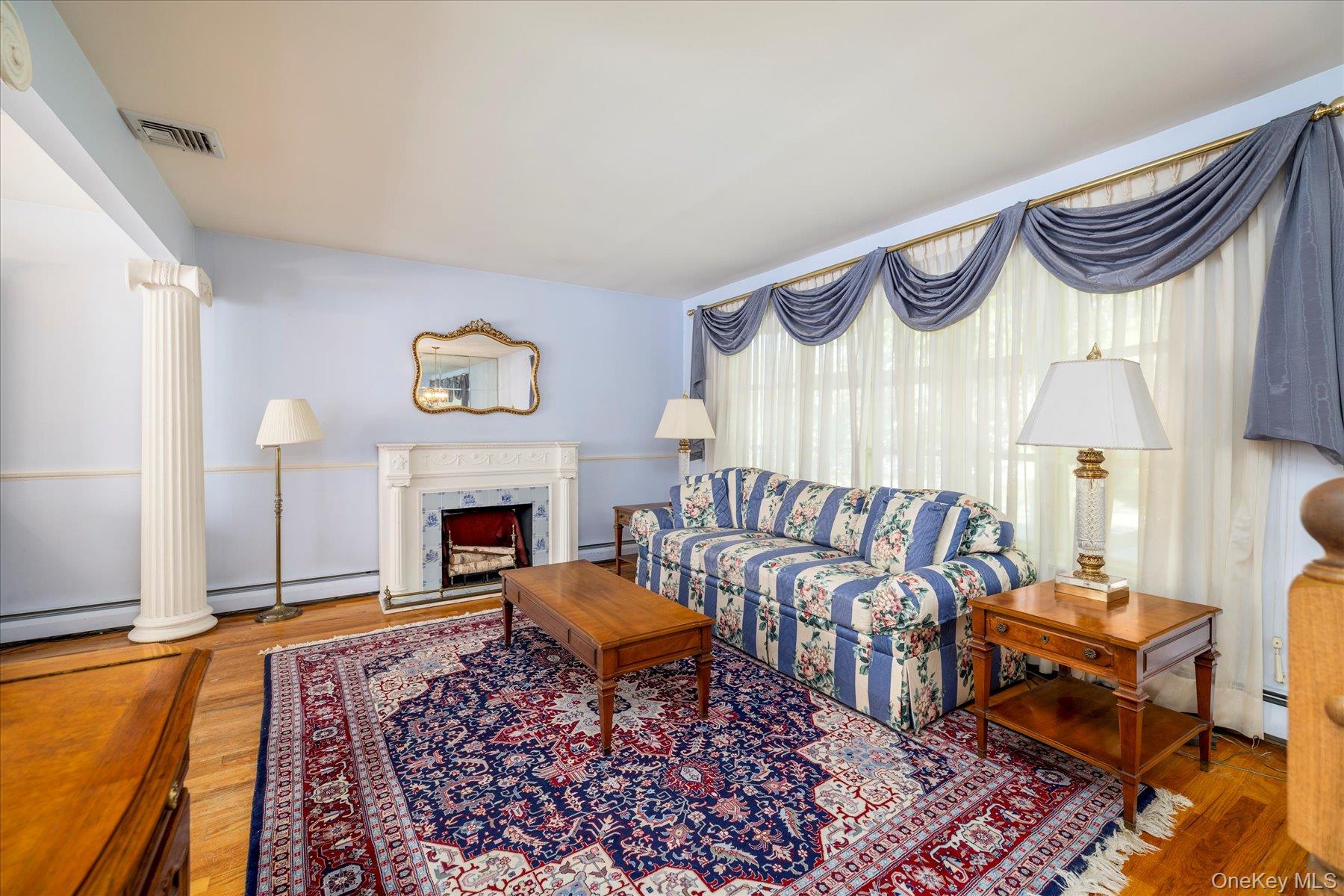 33 Starks Place, Lynbrook, NY 11563