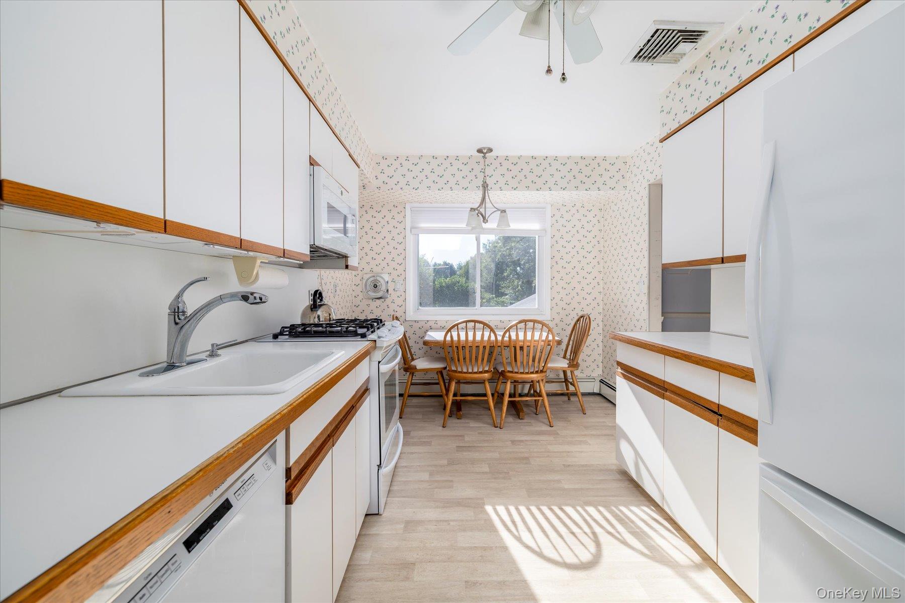 33 Starks Place, Lynbrook, NY 11563