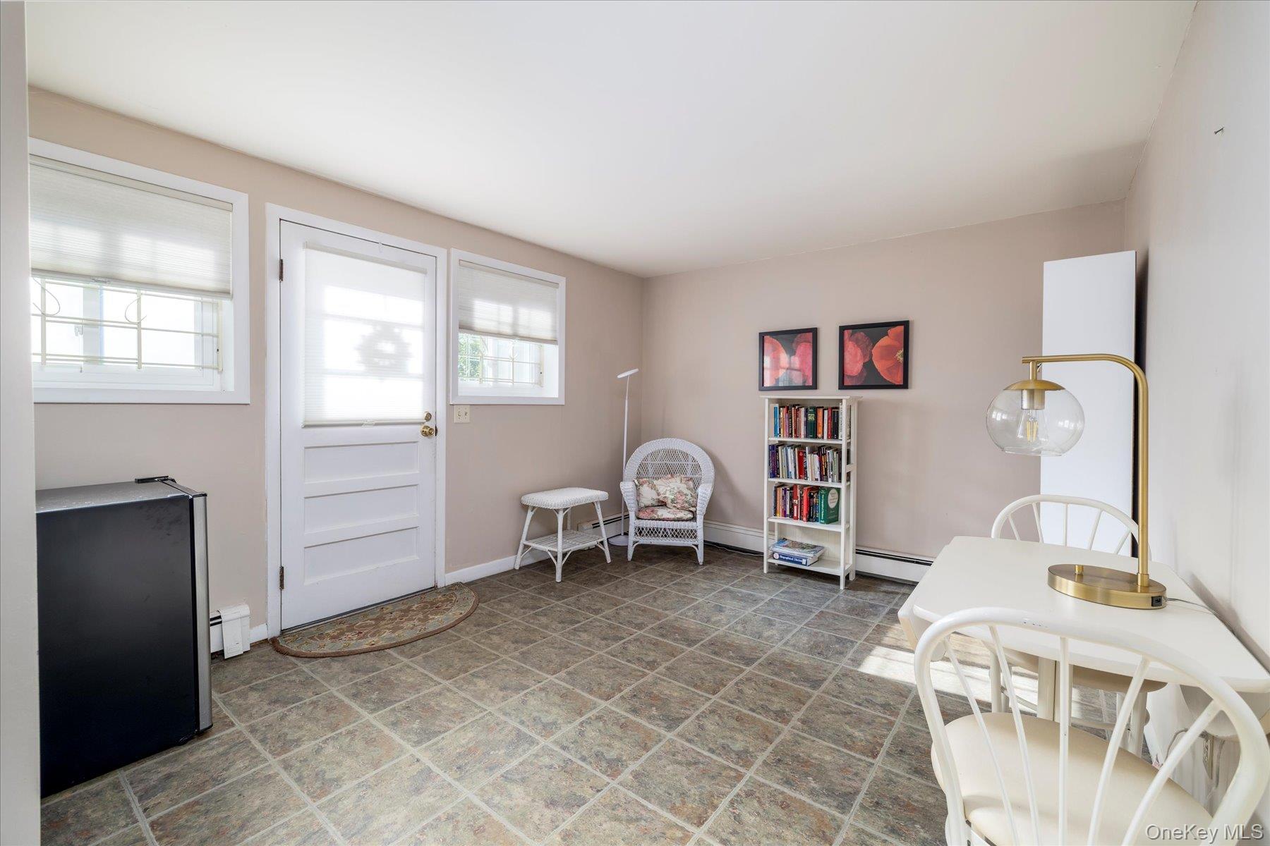 33 Starks Place, Lynbrook, NY 11563