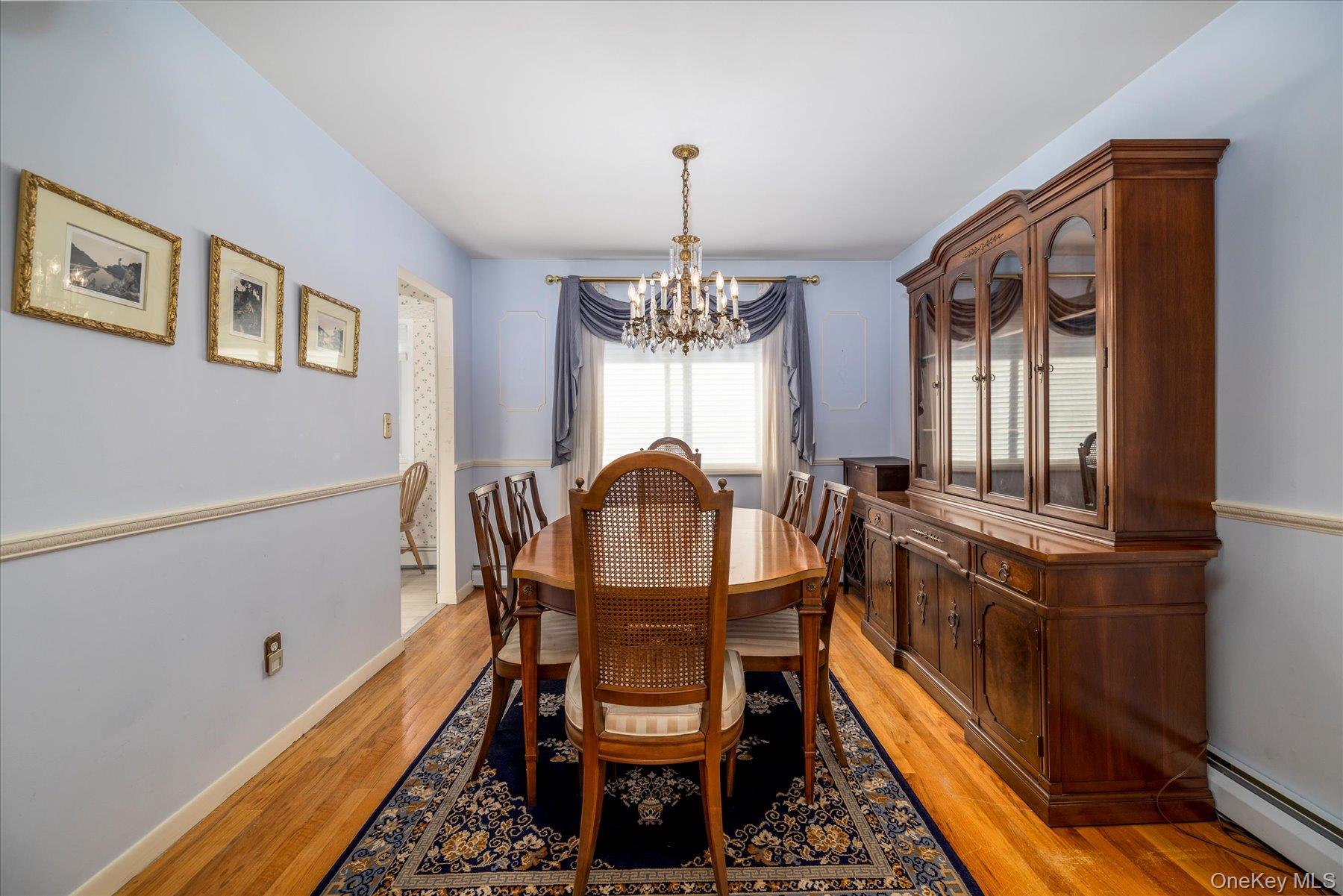 33 Starks Place, Lynbrook, NY 11563