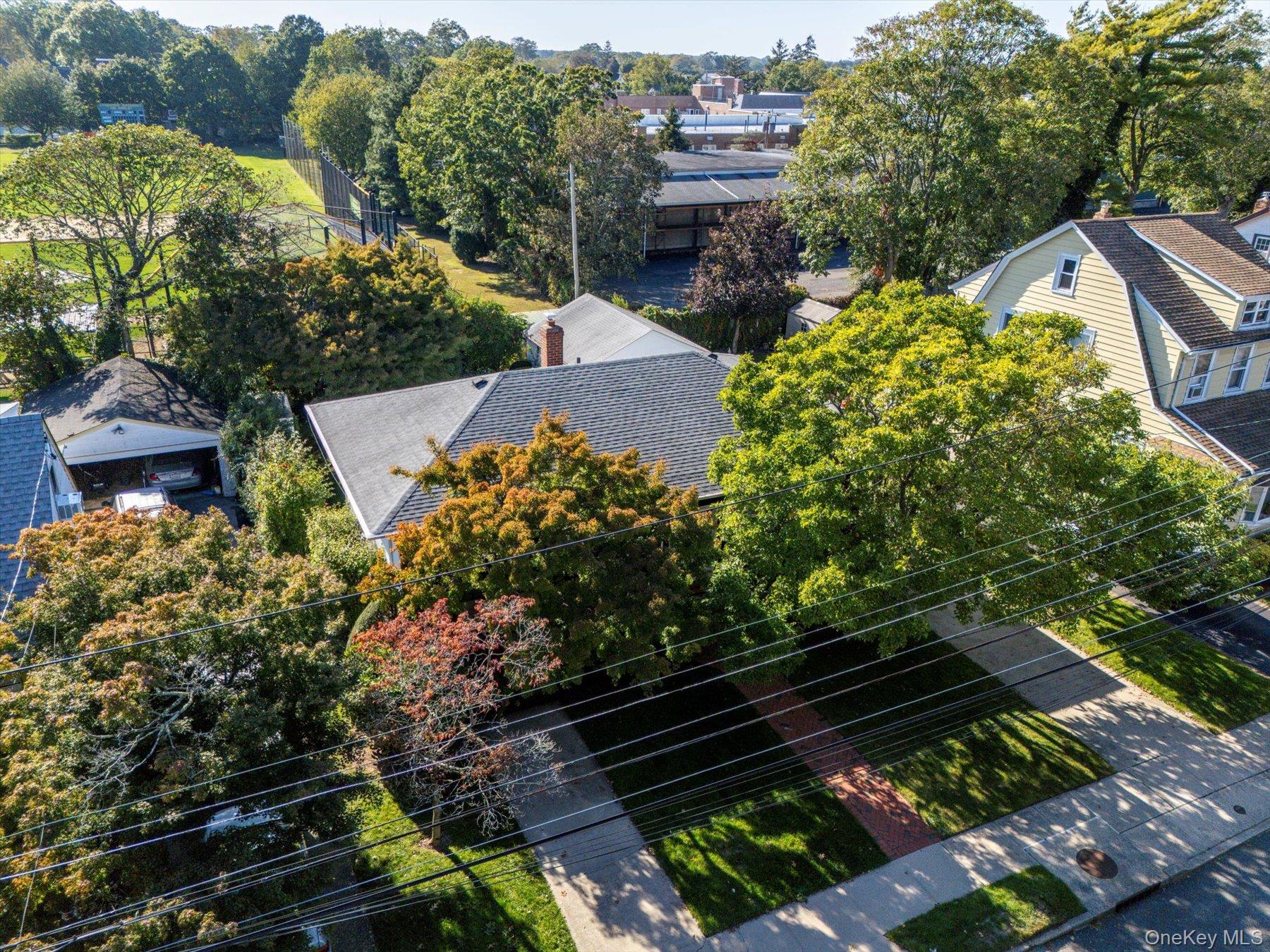 33 Starks Place, Lynbrook, NY 11563