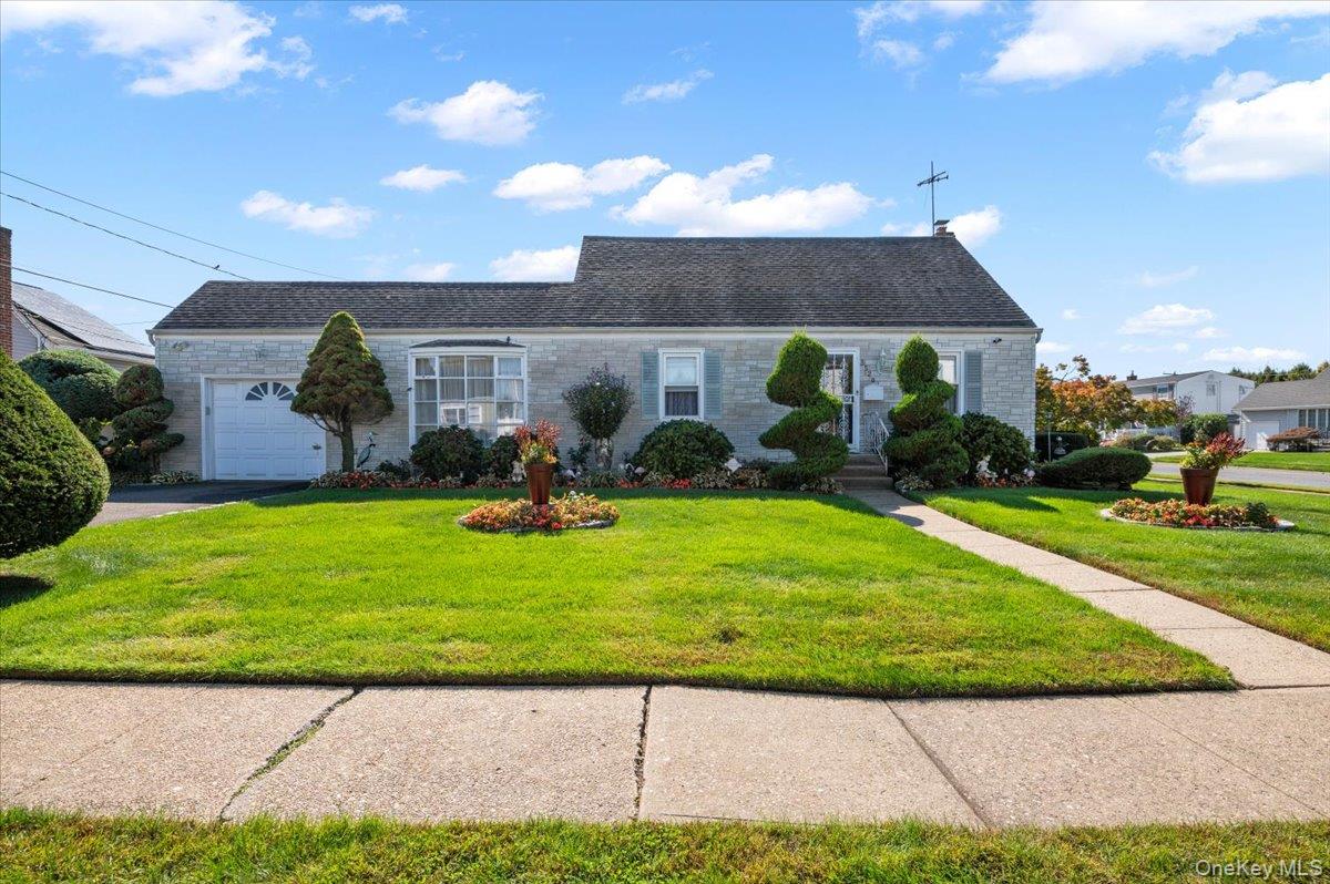 3520 Mallard Road, Levittown, NY 11756