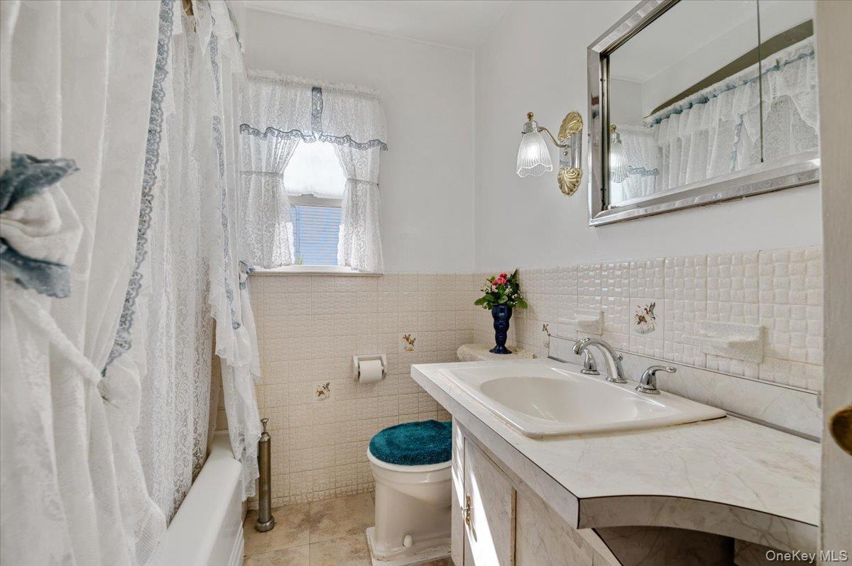 3520 Mallard Road, Levittown, NY 11756