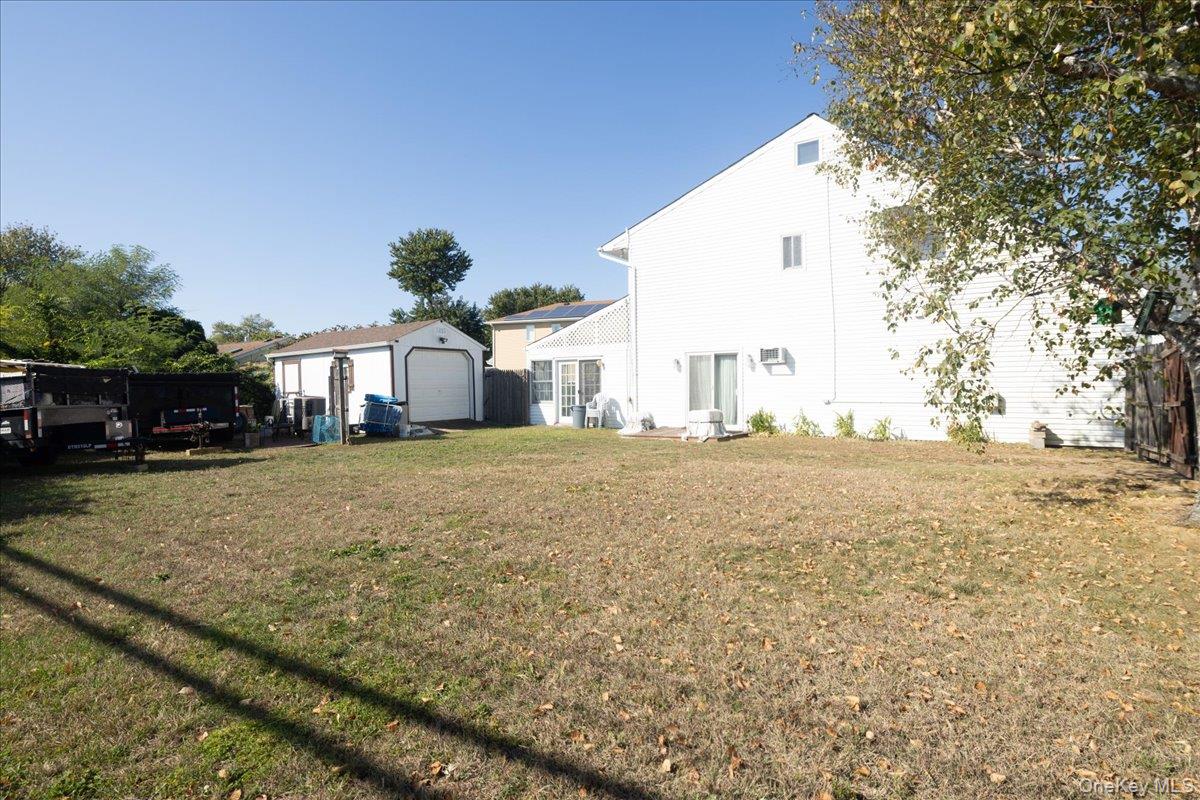 31 Parente Lane N, Island Park, NY 11558