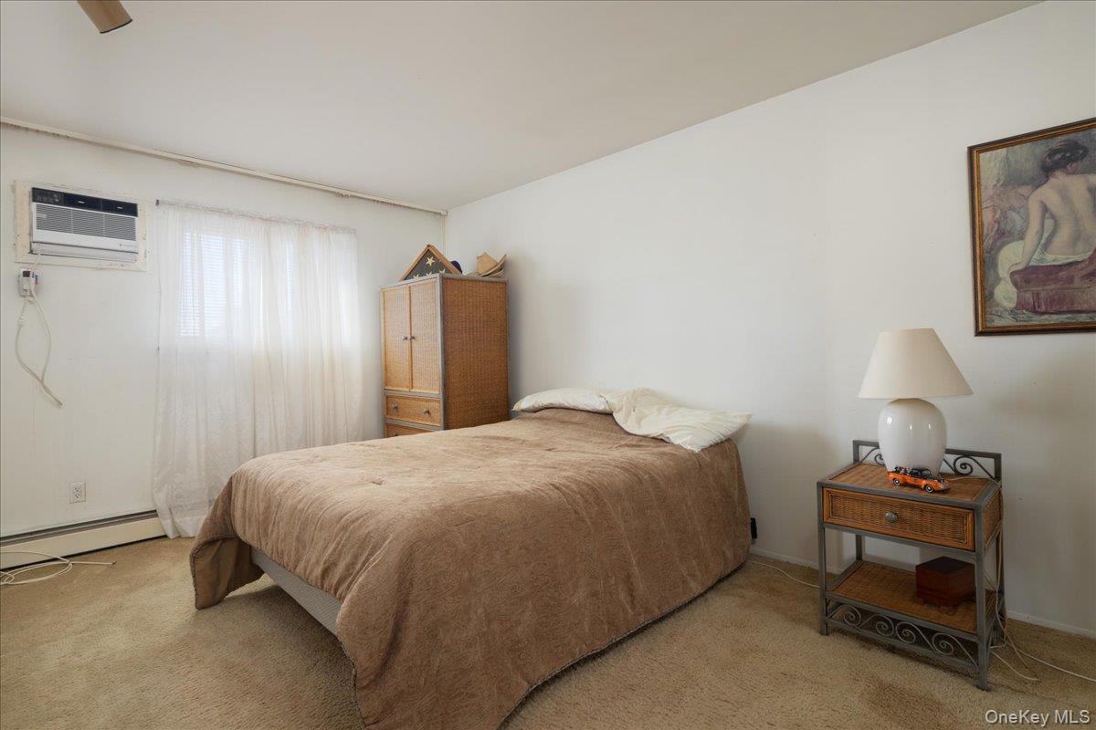 31 Parente Lane N, Island Park, NY 11558