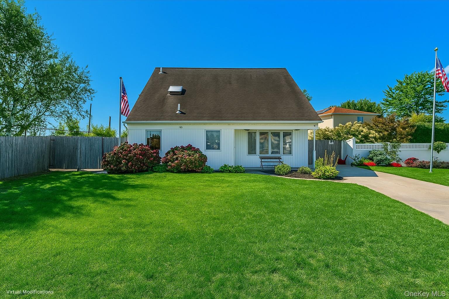 31 Parente Lane N, Island Park, NY 11558