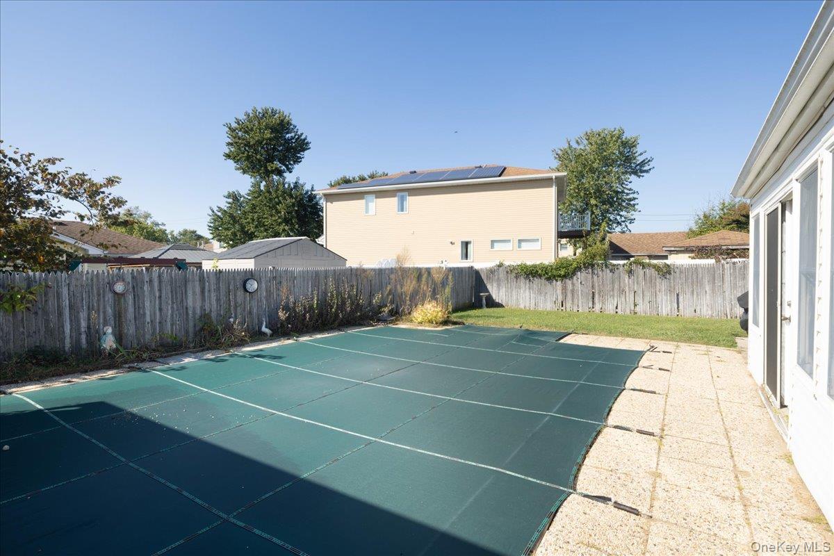 31 Parente Lane N, Island Park, NY 11558