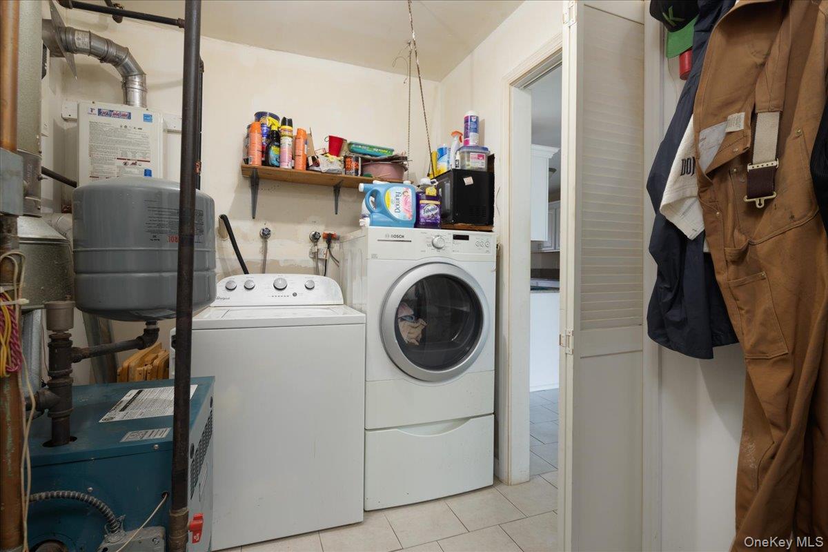 31 Parente Lane N, Island Park, NY 11558