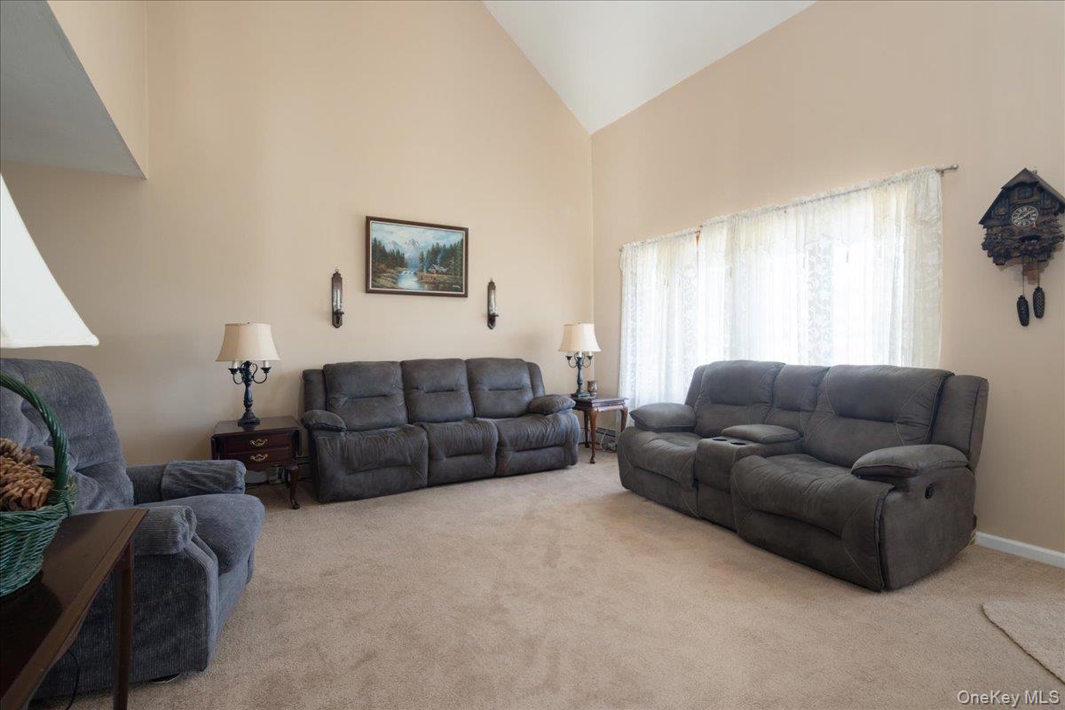 31 Parente Lane N, Island Park, NY 11558