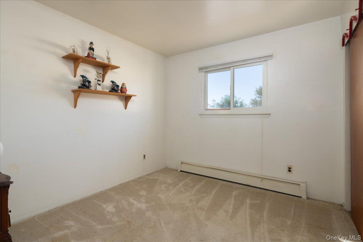 31 Parente Lane N, Island Park, NY 11558