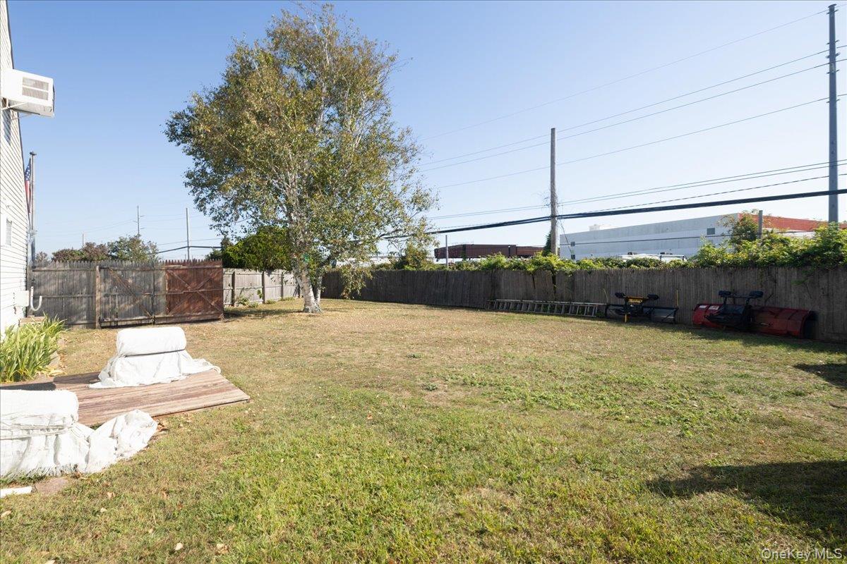 31 Parente Lane N, Island Park, NY 11558