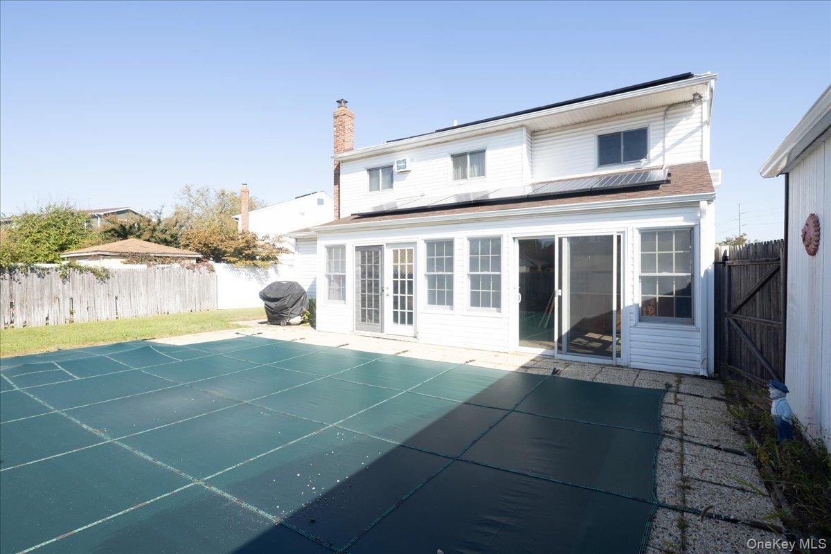 31 Parente Lane N, Island Park, NY 11558