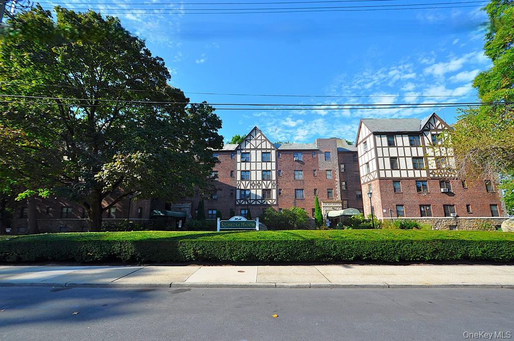 120 Stonelea Place # 3M, New Rochelle, NY 10801