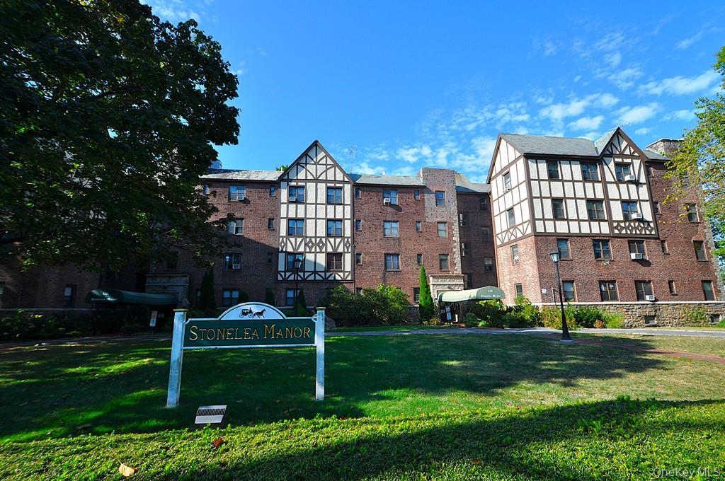 120 Stonelea Place # 3M, New Rochelle, NY 10801