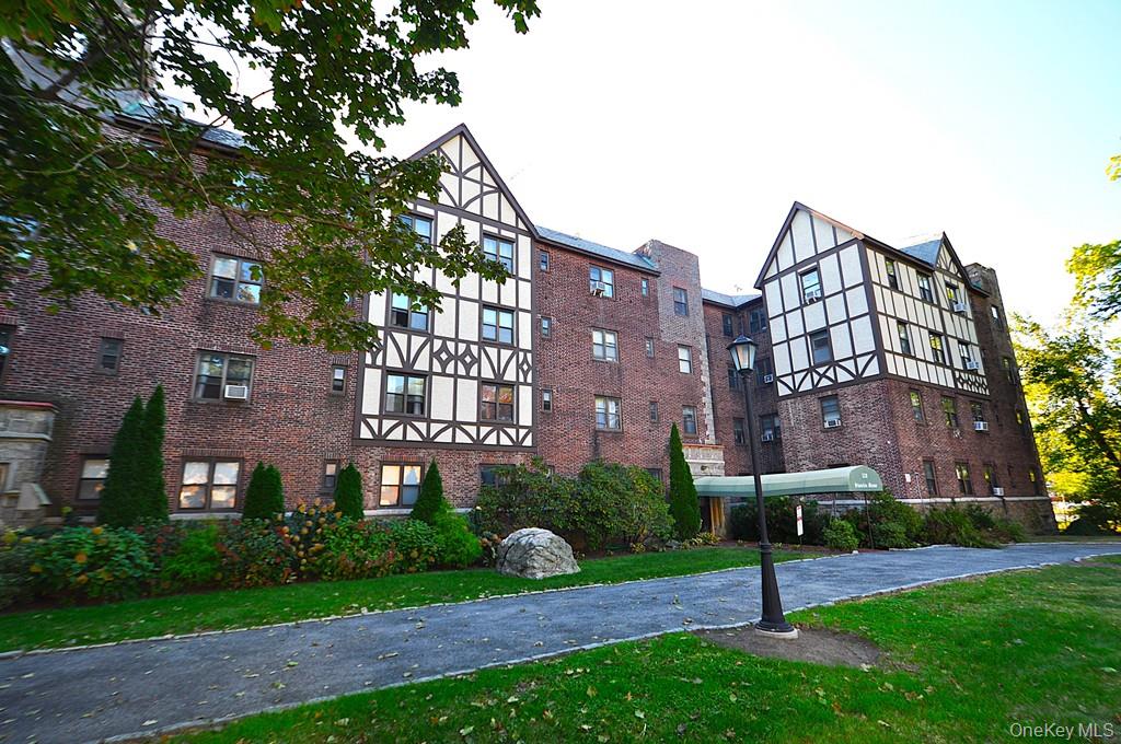 120 Stonelea Place # 3M, New Rochelle, NY 10801