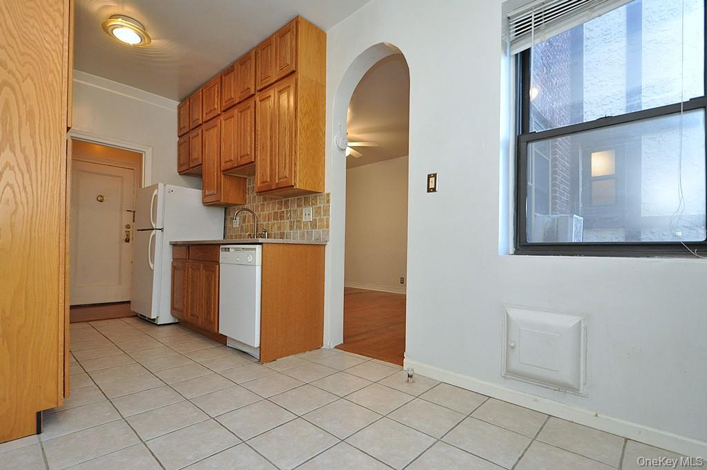 120 Stonelea Place # 3M, New Rochelle, NY 10801