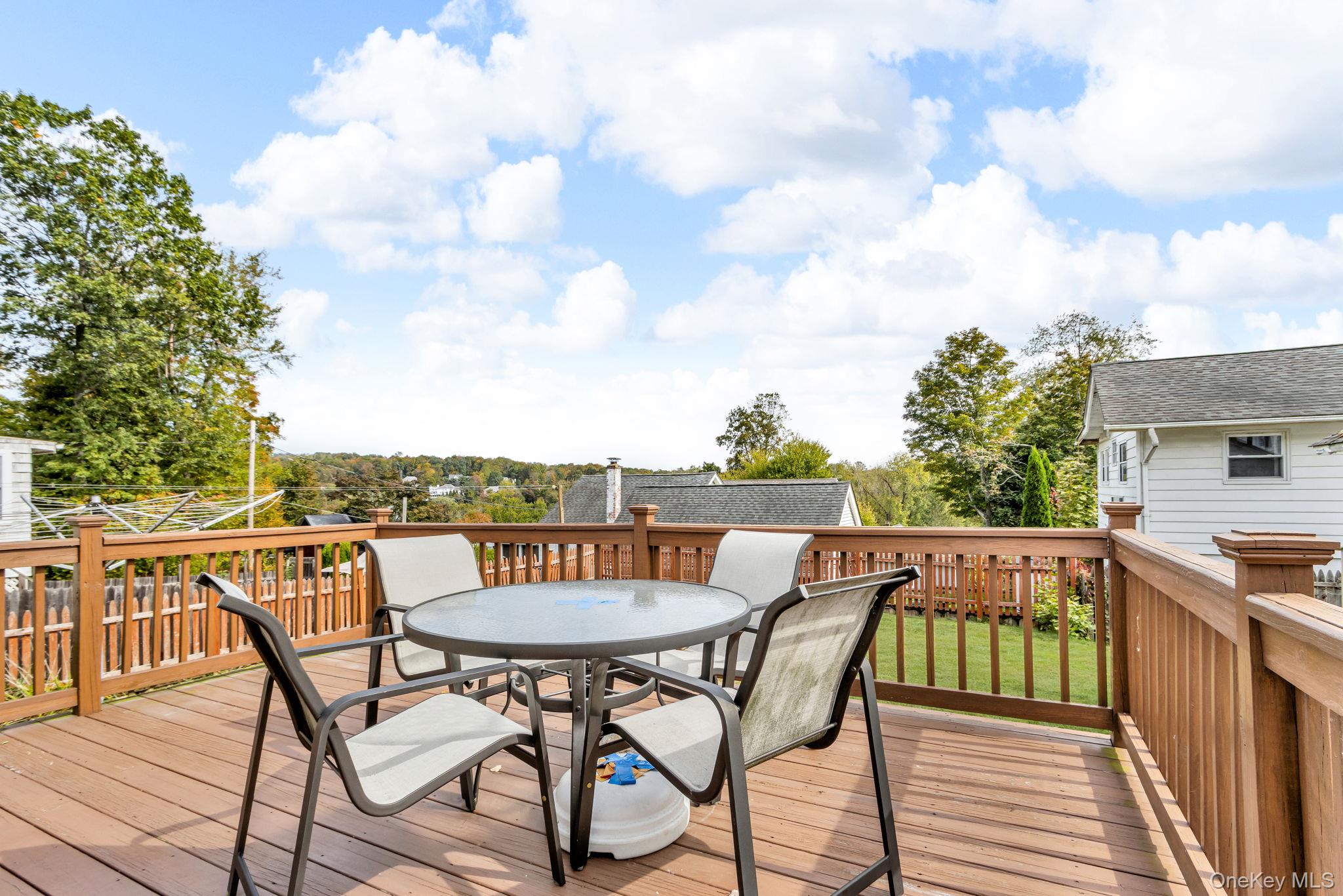 35 Entrance Way, Mahopac, NY 10541