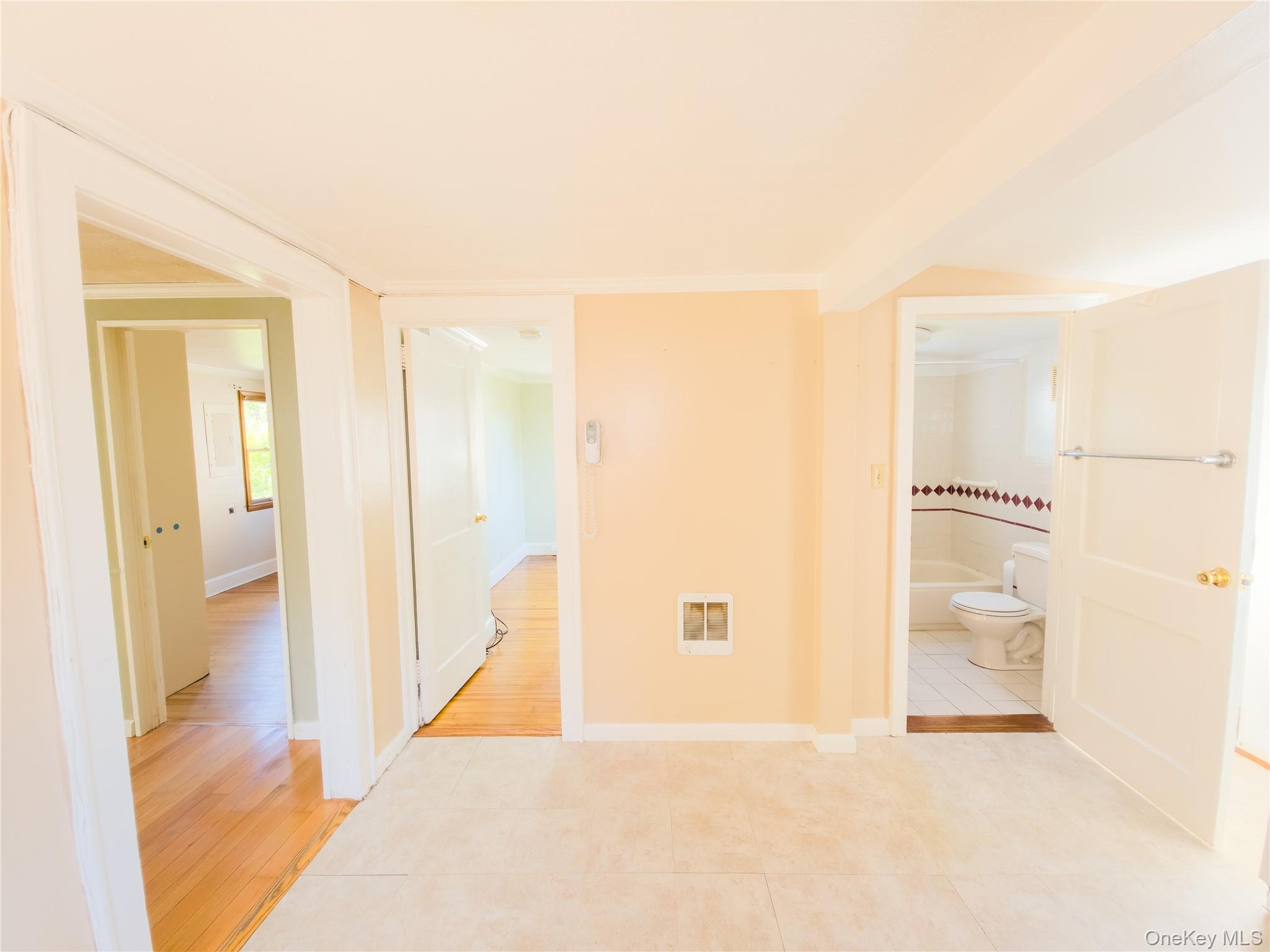 35 Entrance Way, Mahopac, NY 10541