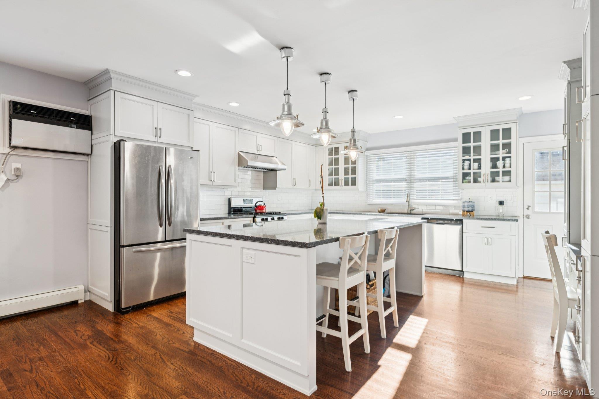 323 Barwick Boulevard, Mineola, NY 11501