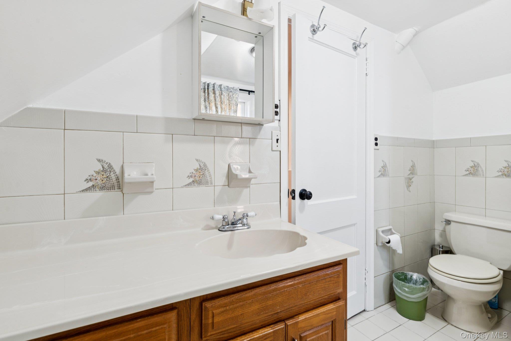 323 Barwick Boulevard, Mineola, NY 11501