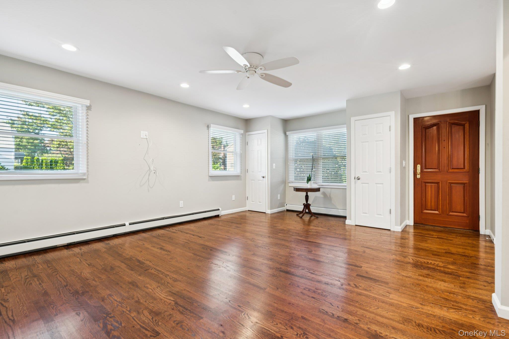 323 Barwick Boulevard, Mineola, NY 11501