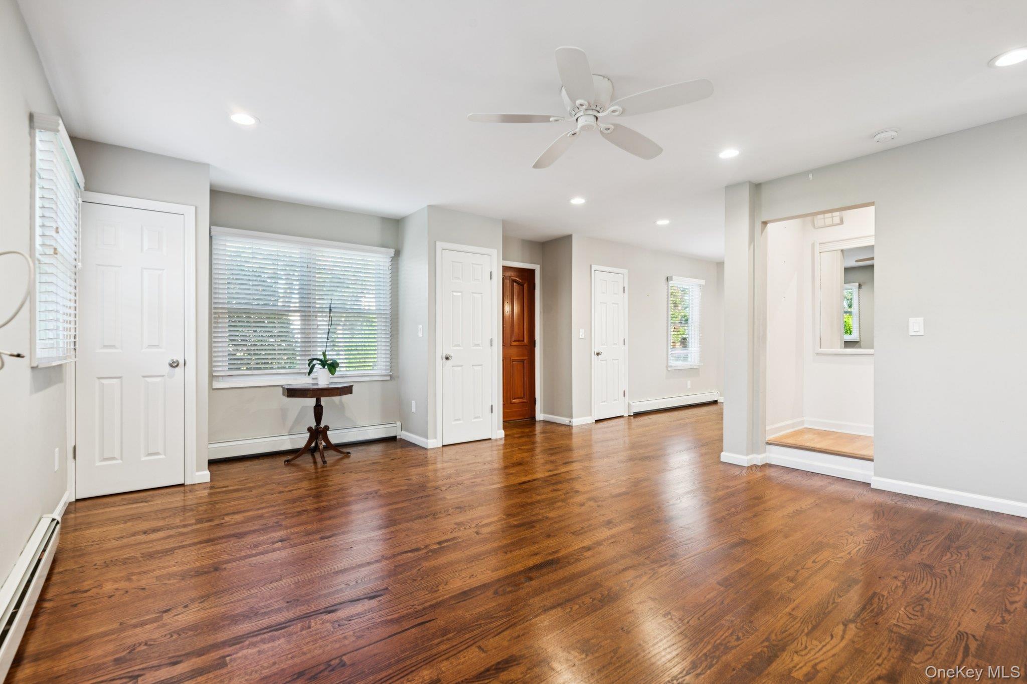 323 Barwick Boulevard, Mineola, NY 11501