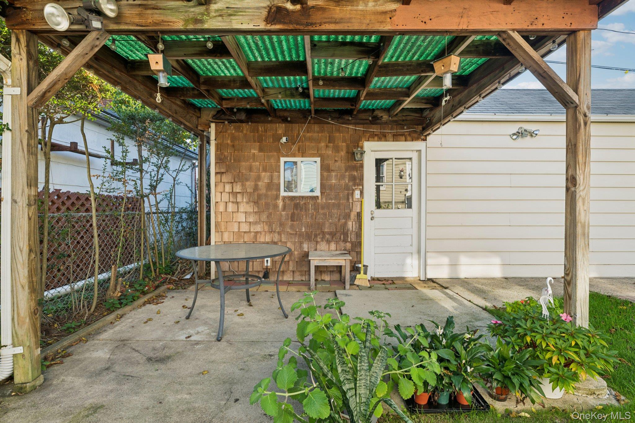 323 Barwick Boulevard, Mineola, NY 11501