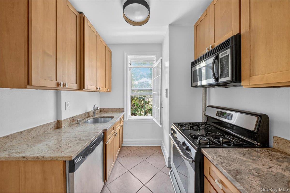 811 Walton Avenue # C15, Bronx, NY 10451