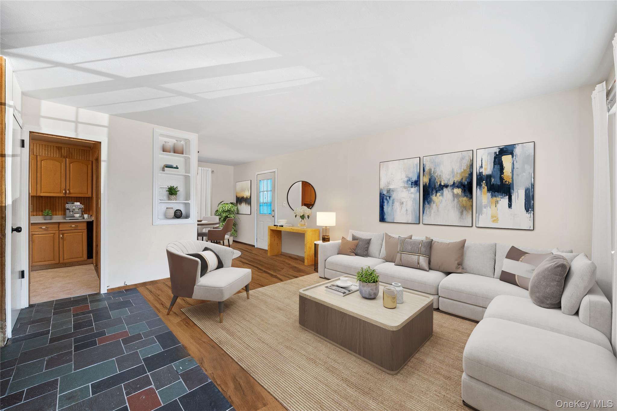 1029 N Niagara Avenue, Lindenhurst, NY 11757