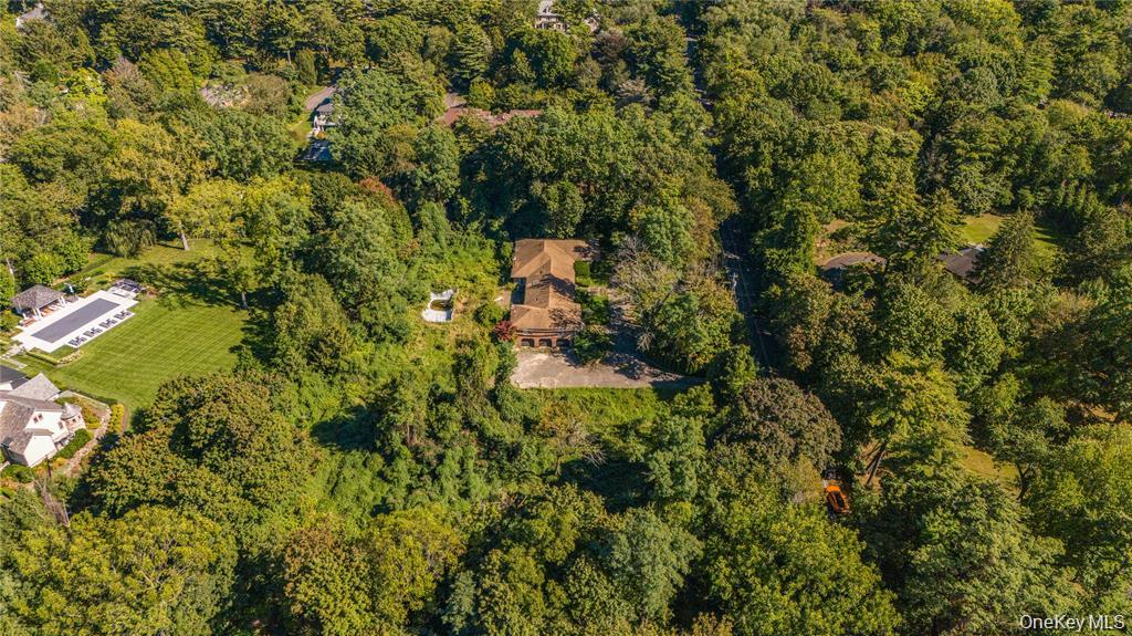 169 Middle Neck Road, Sands Point, NY 11050