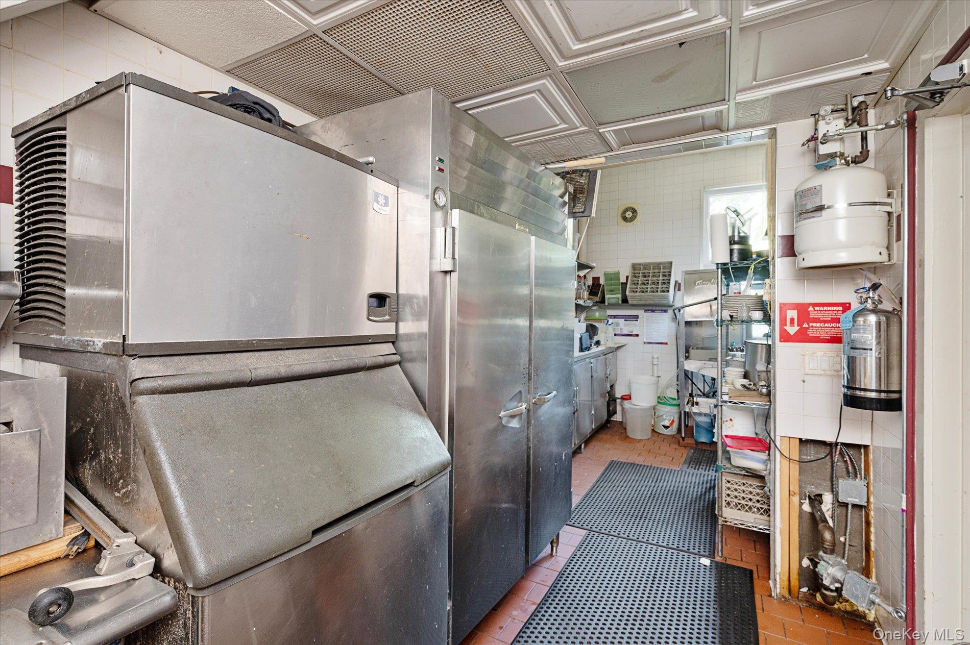 8-12 Railroad Avenue, Glen Head, NY 11545