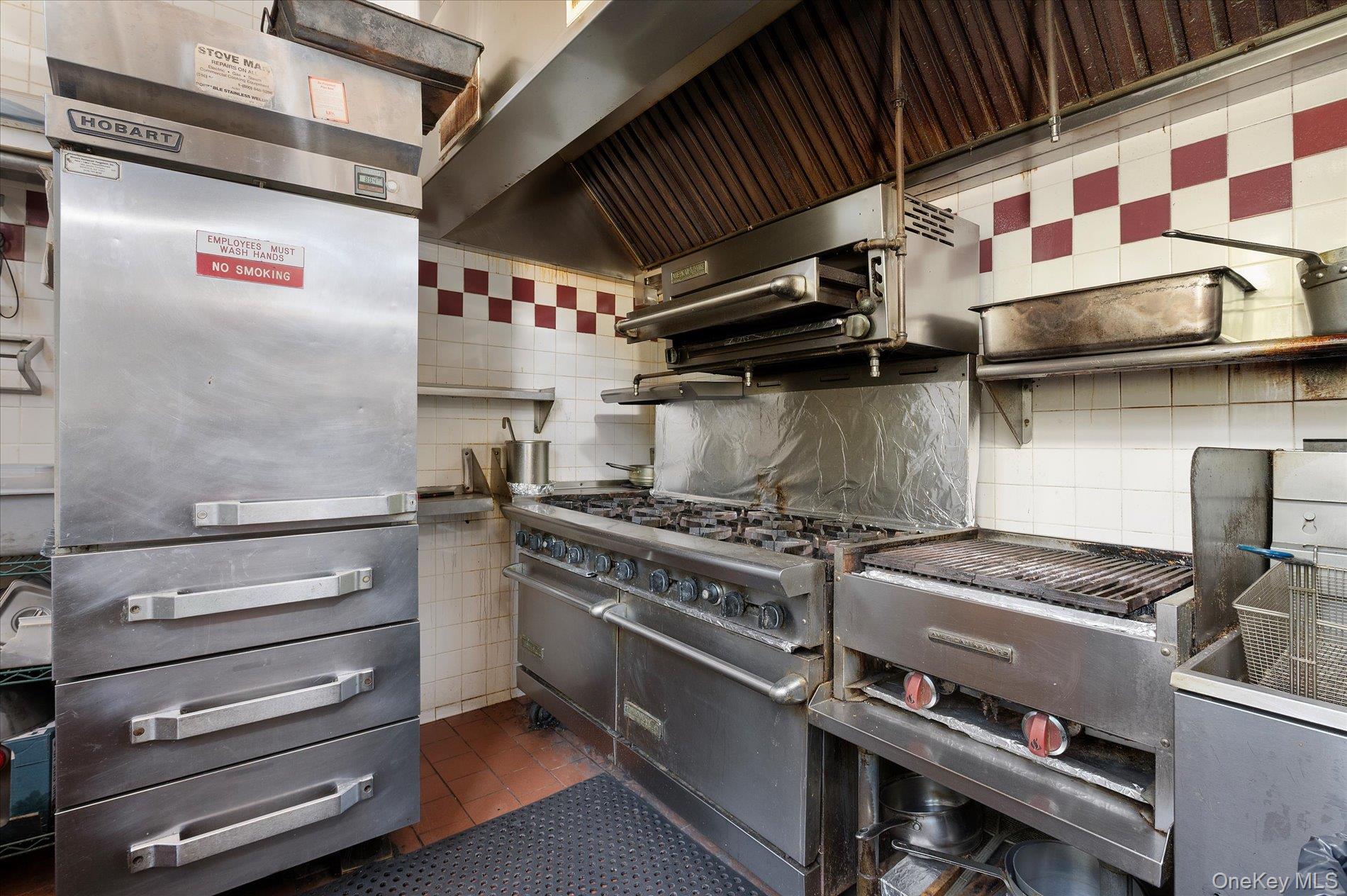 8-12 Railroad Avenue, Glen Head, NY 11545