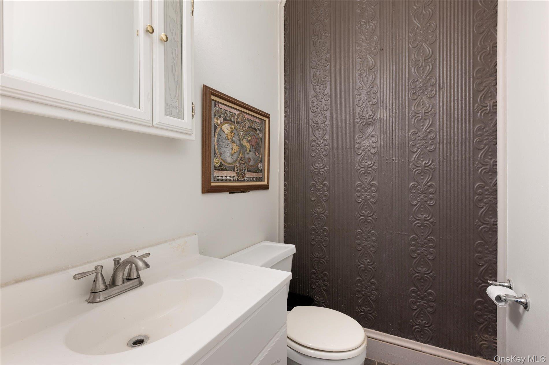 8-12 Railroad Avenue, Glen Head, NY 11545