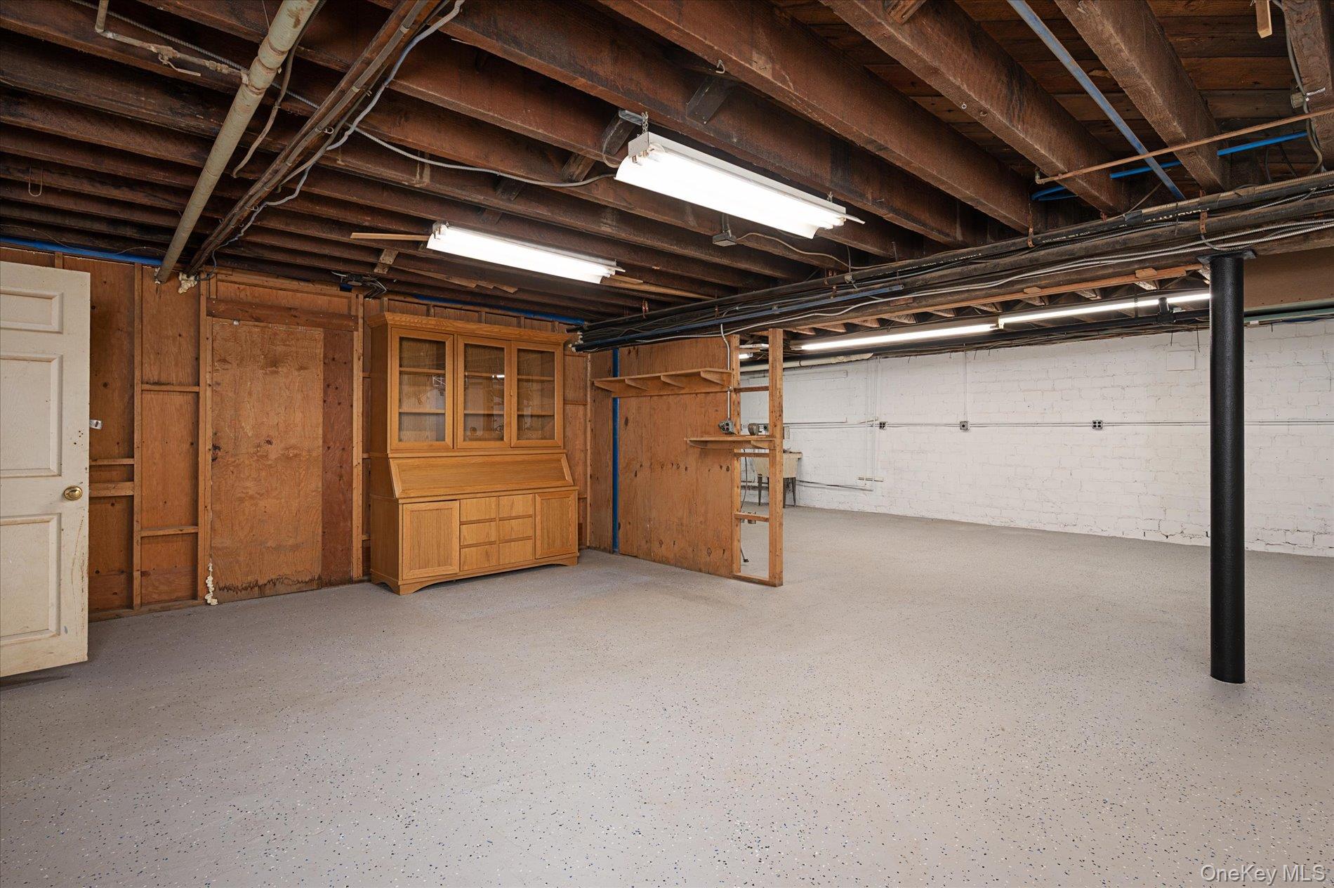 8-12 Railroad Avenue, Glen Head, NY 11545