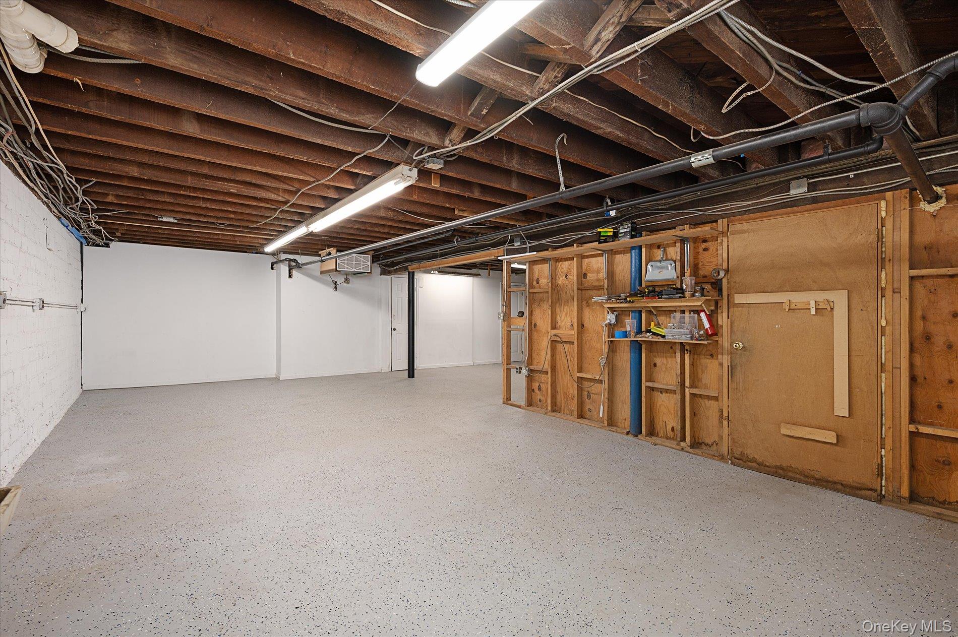 8-12 Railroad Avenue, Glen Head, NY 11545