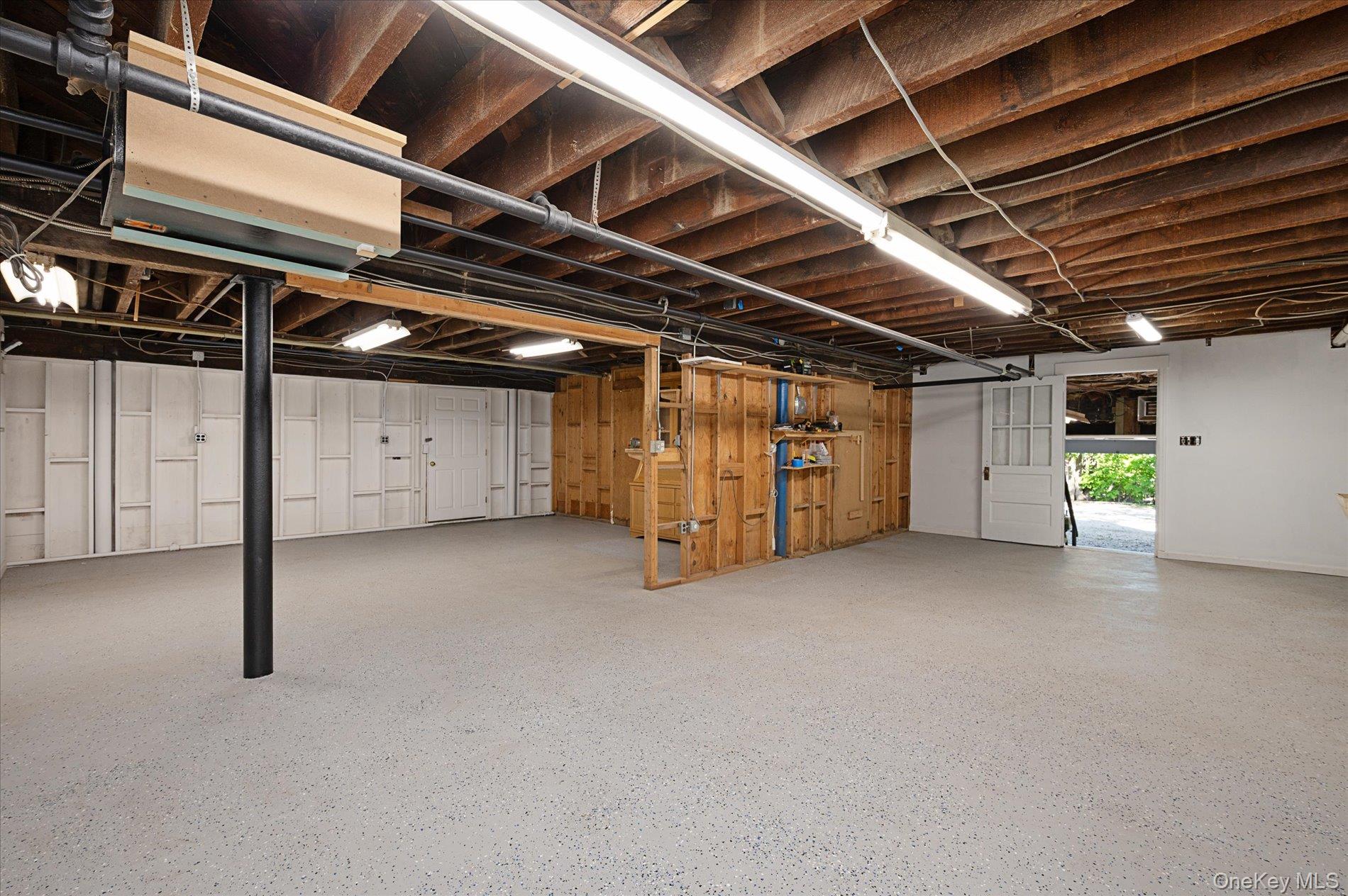 8-12 Railroad Avenue, Glen Head, NY 11545