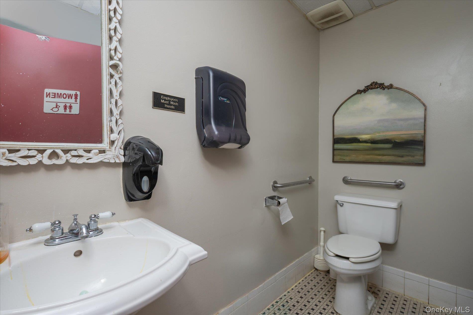 8-12 Railroad Avenue, Glen Head, NY 11545