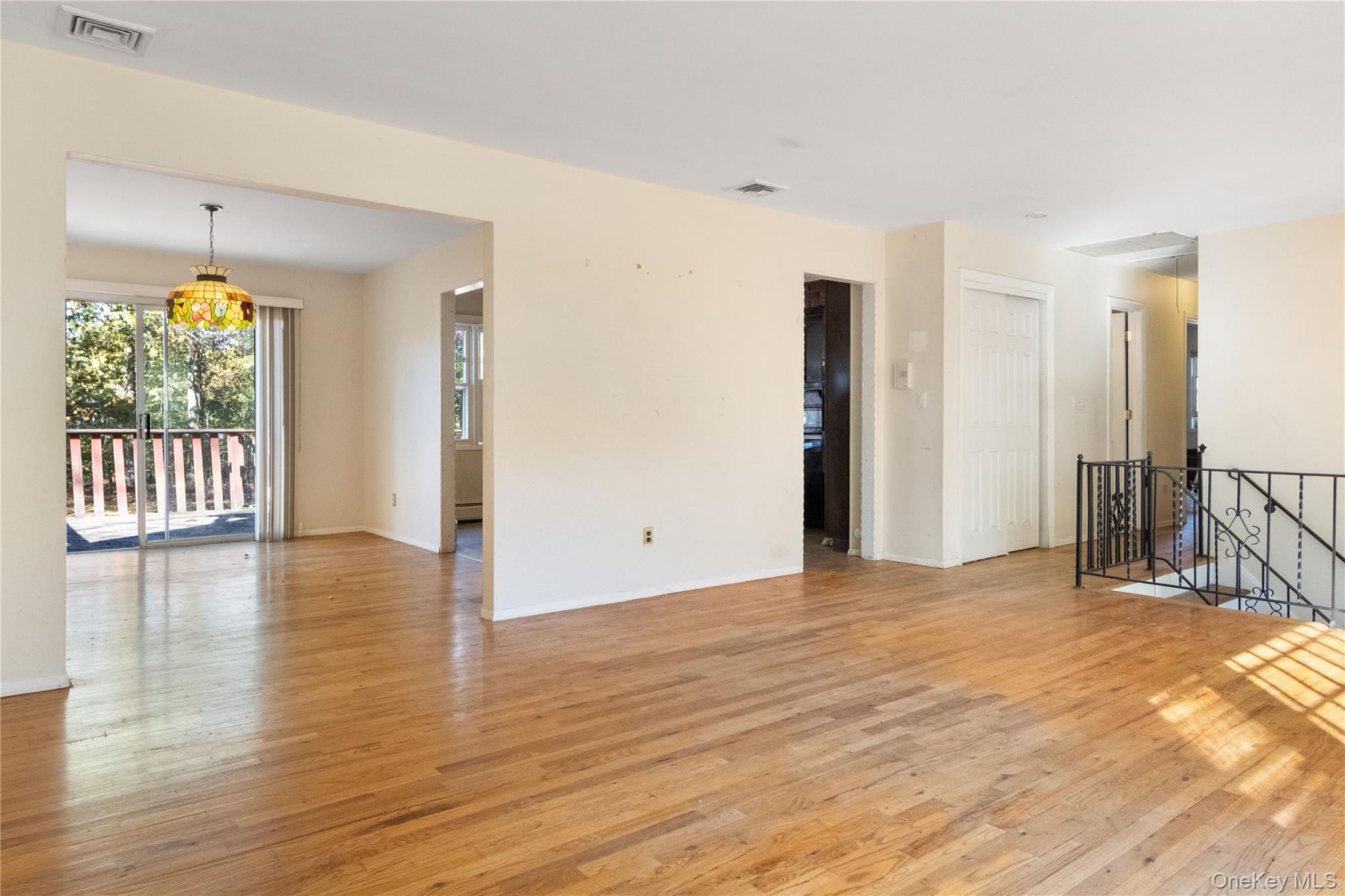 5 Catalpa Court, Bardonia, NY 10954