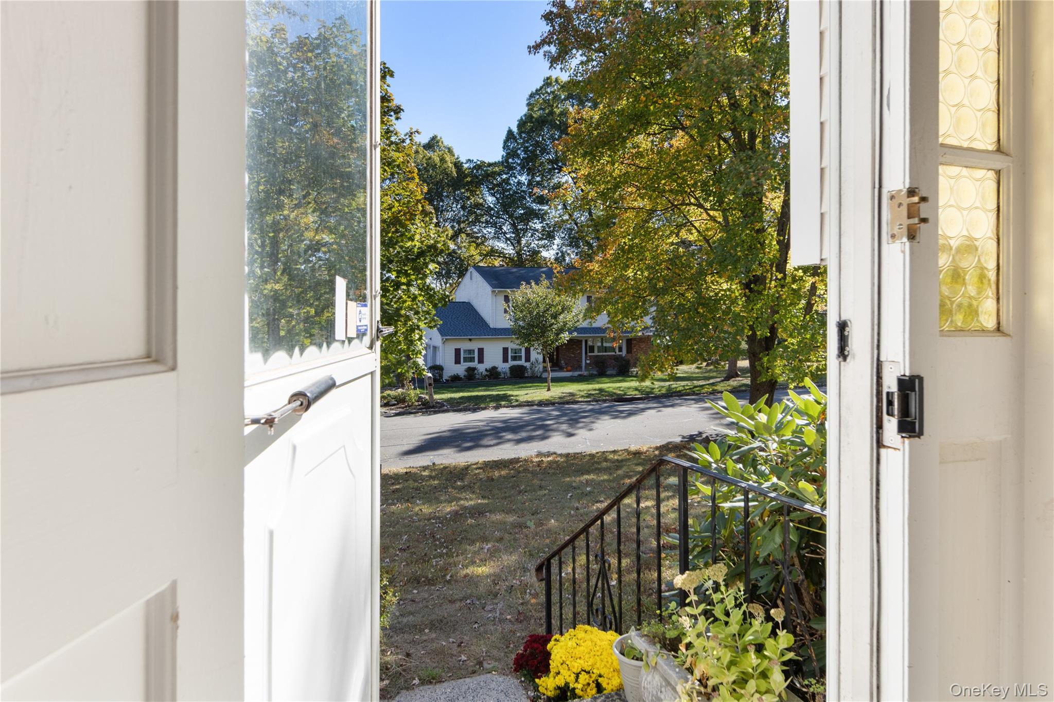 5 Catalpa Court, Bardonia, NY 10954