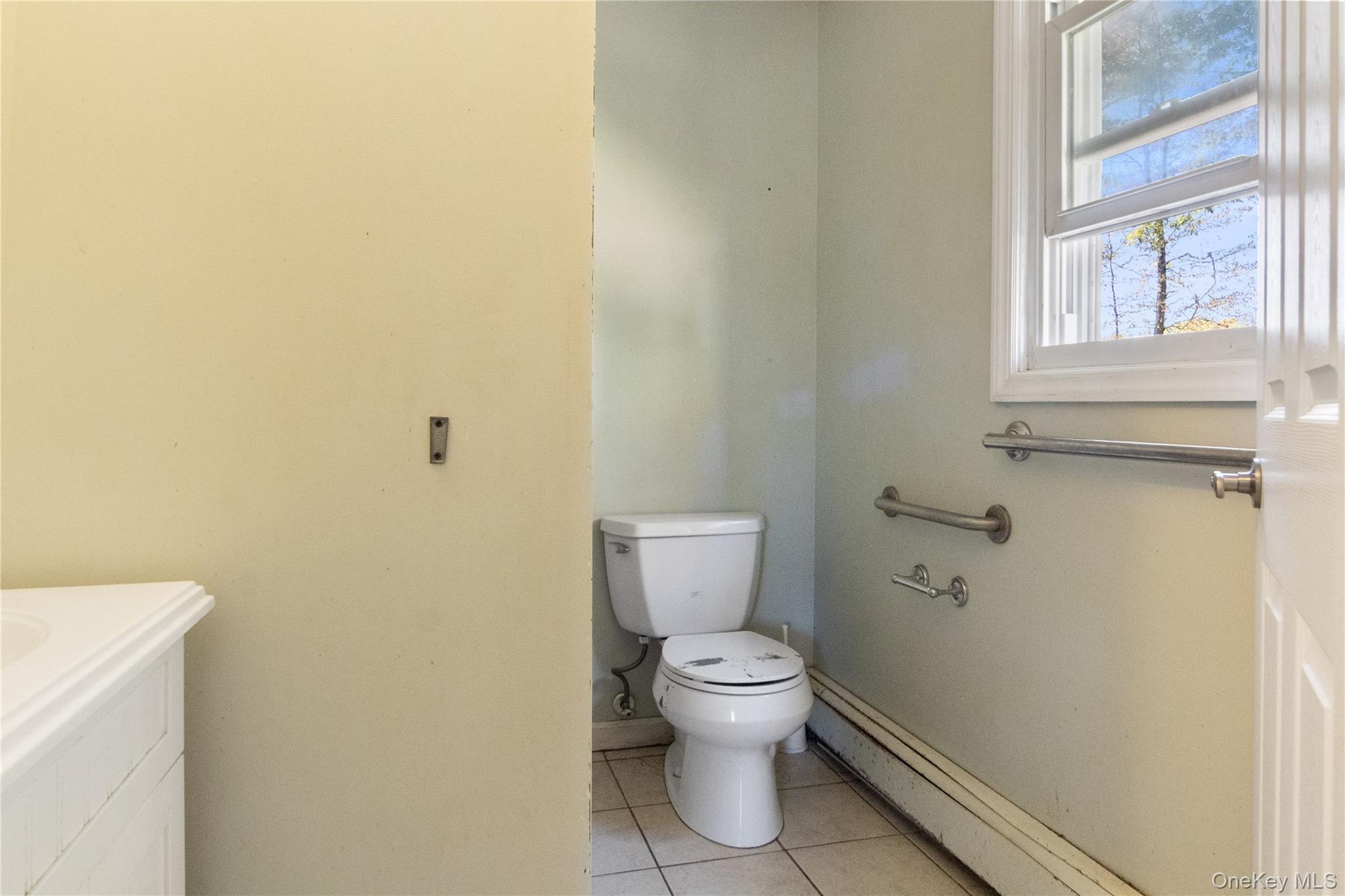 5 Catalpa Court, Bardonia, NY 10954